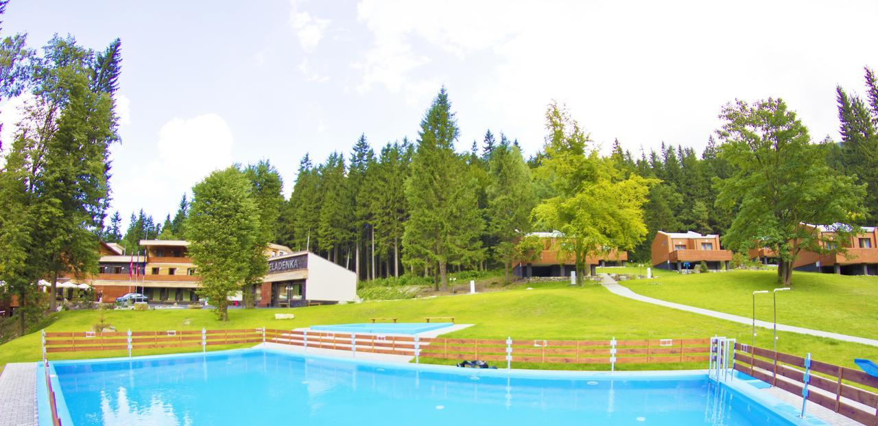 Horsky Hotel Celadenka / Mountain Resort Čeladná Kültér fotó