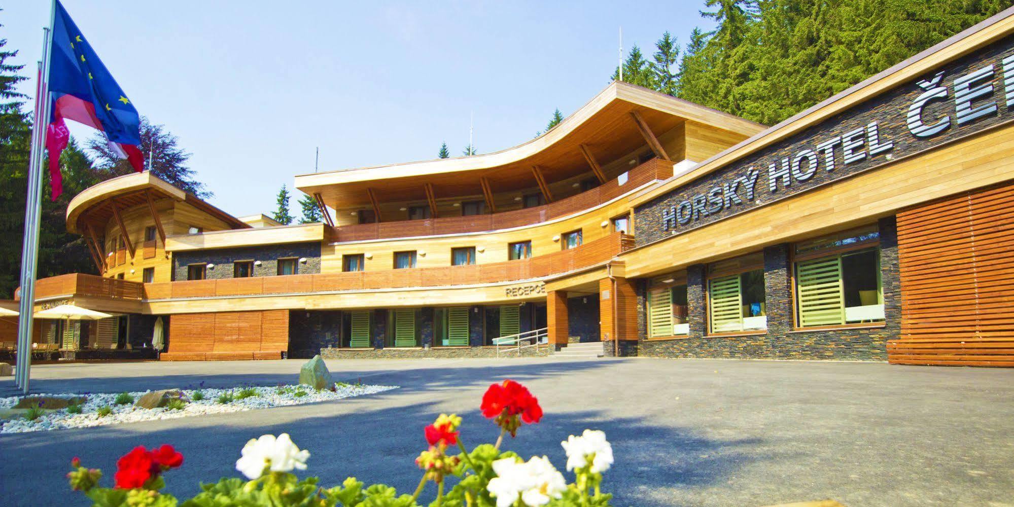 Horsky Hotel Celadenka / Mountain Resort Čeladná Kültér fotó